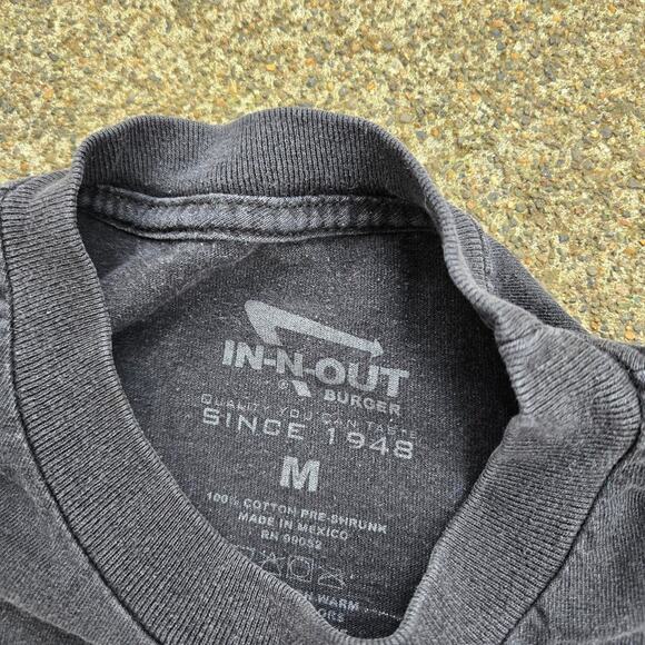 Vtg Y2k IN N OUT BURGER California Buick Corvette Graphic Fast Food T Shirt Med - Picture 4 of 6